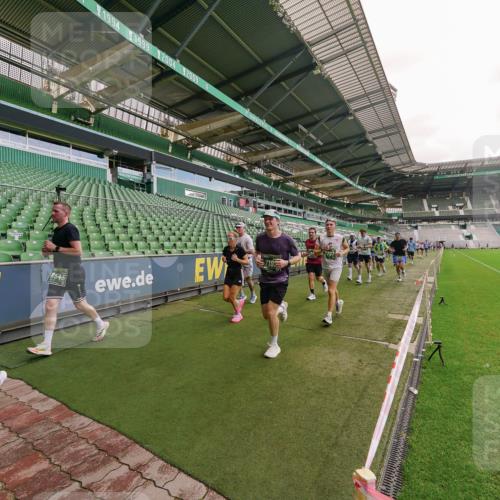 13.09.2026 - 21. swb-Marathon Bremen Michael Burmester http://msf.ph/oto/10307607 13.09.2026 13:02:14 Laufen im Stadion 150, 242, 282, 318, 440, 531, 687, 722, 930, 936, 946, 1006, 1067, 1163, 1250, 1436, 1448, 1460, 1582, 1611, 1896, 2033, 2047, 2062, 2276, 2292, 2345, 2364, 2370, 2378, 2409, 2421, 2485, 2491, 2560, 2561, 2627, 2638, 2666, 2668, 2779, 2781, 2900, 2987, 3013, 3044, 3114, 3163, 3164, 3187, 3248, 3258, 3294, 3334, 3372, 3374, 3375, 3392, 3496, 3524, 3526, 3527, 3576, 3585, 3603, 3667, 3721, 3806, 3852, 3893, 3938, 3970, 3983, 4000, 4133, 4506, 4558 meine-sportfotos.de