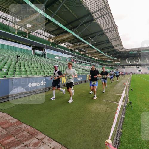 13.09.2026 - 21. swb-Marathon Bremen Michael Burmester http://msf.ph/oto/10307626 13.09.2026 13:02:17 Laufen im Stadion 150, 242, 282, 318, 440, 531, 687, 722, 930, 936, 946, 1006, 1067, 1163, 1250, 1436, 1448, 1460, 1582, 1611, 1896, 2033, 2047, 2062, 2276, 2292, 2345, 2364, 2370, 2378, 2409, 2421, 2485, 2491, 2513, 2560, 2561, 2627, 2638, 2666, 2668, 2779, 2900, 2987, 3013, 3044, 3114, 3163, 3164, 3187, 3248, 3258, 3294, 3334, 3372, 3374, 3375, 3392, 3496, 3524, 3526, 3527, 3576, 3585, 3603, 3667, 3721, 3806, 3852, 3893, 3938, 3970, 3983, 4000, 4077, 4133, 4506, 4558 meine-sportfotos.de