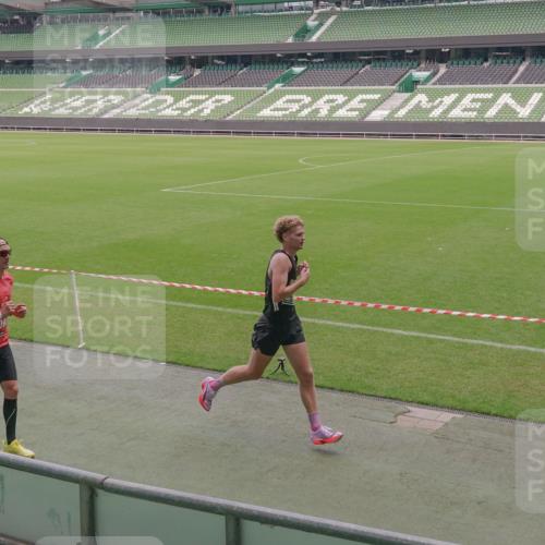 13.09.2026 - 21. swb-Marathon Bremen Michael Burmester http://msf.ph/oto/10307649 13.09.2026 12:37:29 Laufen im Stadion 346, 365, 466, 658, 850, 895, 1090, 1118, 1288, 1385, 1485, 1583, 1604, 1754, 2073, 2141, 2585, 2670, 3617, 7244, 7650, 7768, 8075, 8077, 8081, 8729, 9522, 9617, 250, 272, 299, 525, 919, 1089, 1212, 2072, 5428, 7741 meine-sportfotos.de