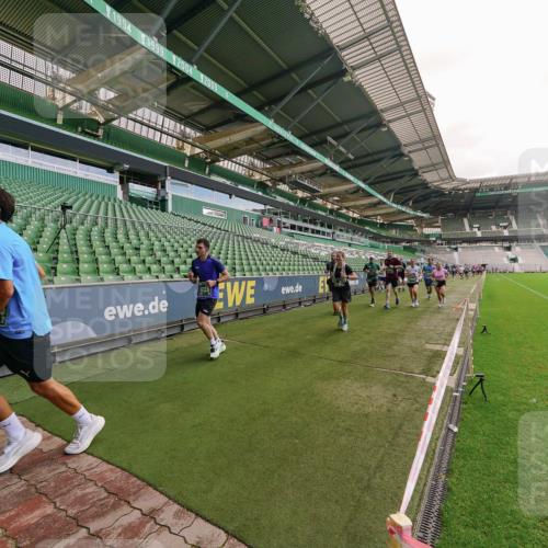 13.09.2026 - 21. swb-Marathon Bremen Michael Burmester http://msf.ph/oto/10307657 13.09.2026 13:02:22 Laufen im Stadion 150, 282, 318, 440, 531, 722, 930, 936, 946, 1006, 1014, 1067, 1163, 1250, 1436, 1448, 1460, 1582, 1611, 1896, 2033, 2047, 2062, 2276, 2292, 2345, 2364, 2370, 2378, 2421, 2491, 2513, 2561, 2627, 2638, 2666, 2668, 2779, 2900, 2987, 3013, 3044, 3114, 3163, 3164, 3187, 3248, 3258, 3294, 3334, 3372, 3374, 3375, 3392, 3460, 3496, 3526, 3527, 3576, 3585, 3603, 3667, 3721, 3806, 3852, 3893, 3938, 3970, 3983, 4000, 4077, 4133, 4506, 4558 meine-sportfotos.de