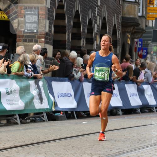 13.09.2026 - 21. swb-Marathon Bremen Strokosch-Dieckow http://msf.ph/oto/10307662 13.09.2026 13:01:16 Ziel 6359, 8749, 9849, 1411, 4118, 4328, 5996, 13063 meine-sportfotos.de