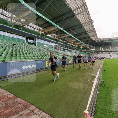 13.09.2026 - 21. swb-Marathon Bremen Michael Burmester http://msf.ph/oto/10307663 13.09.2026 13:02:23 Laufen im Stadion 150, 282, 318, 440, 531, 722, 930, 936, 946, 1006, 1014, 1067, 1163, 1250, 1436, 1448, 1460, 1582, 1611, 1896, 2033, 2047, 2062, 2276, 2292, 2345, 2364, 2370, 2378, 2421, 2491, 2513, 2561, 2627, 2638, 2666, 2668, 2779, 2900, 2987, 3013, 3044, 3114, 3163, 3164, 3187, 3248, 3258, 3294, 3334, 3372, 3374, 3375, 3392, 3460, 3496, 3526, 3527, 3576, 3585, 3603, 3667, 3721, 3806, 3852, 3893, 3938, 3970, 3983, 4000, 4077, 4133, 4506, 4558 meine-sportfotos.de