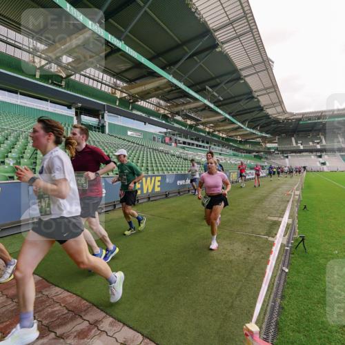13.09.2026 - 21. swb-Marathon Bremen Michael Burmester http://msf.ph/oto/10307683 13.09.2026 13:02:25 Laufen im Stadion 150, 282, 318, 440, 531, 722, 930, 936, 946, 1006, 1014, 1067, 1163, 1250, 1436, 1448, 1460, 1582, 1611, 1896, 2033, 2047, 2062, 2276, 2292, 2345, 2364, 2370, 2378, 2421, 2491, 2513, 2561, 2627, 2638, 2666, 2668, 2779, 2900, 2987, 3013, 3044, 3114, 3135, 3163, 3164, 3187, 3248, 3258, 3294, 3334, 3372, 3374, 3375, 3392, 3460, 3496, 3526, 3527, 3576, 3585, 3603, 3667, 3721, 3806, 3852, 3893, 3938, 3970, 3983, 4000, 4077, 4133, 4506, 4558 meine-sportfotos.de