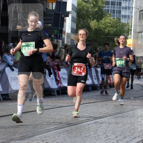 13.09.2026 - 21. swb-Marathon Bremen Strokosch-Dieckow http://msf.ph/oto/10307689 13.09.2026 13:24:19 Ziel 102, 342, 1199, 2210, 2288, 2370, 2517, 2967, 3044, 3372, 4671, 5104, 5146, 5257, 5397, 5623, 6332, 6772, 7094, 7105, 7357, 7475, 7761, 8051, 8052, 8179, 10059, 10115, 13007, 13197, 13219, 789, 790, 1582, 3375, 3524, 3994, 4000, 5572, 5668, 5669, 5929, 5953, 6080, 7156, 7568, 8310, 8784, 8881, 9264, 9573, 9676, 10069, 10071 meine-sportfotos.de