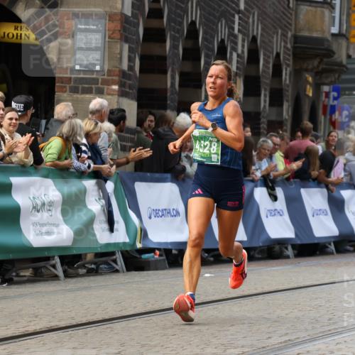 13.09.2026 - 21. swb-Marathon Bremen Strokosch-Dieckow http://msf.ph/oto/10307701 13.09.2026 13:01:16 Ziel 6359, 8749, 9849, 1411, 4118, 4328, 5996, 13063 meine-sportfotos.de