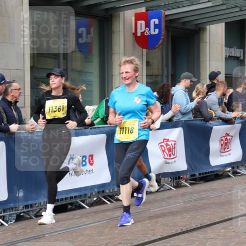 13.09.2026 - 21. swb-Marathon Bremen Strokosch-Dieckow http://msf.ph/oto/10307703 13.09.2026 10:54:10 Ziel 10067, 10146, 10359, 10410, 10503, 10577, 10631, 10704, 10749, 10765, 10837, 10884, 11039, 11099, 11118, 11389, 11476, 11593, 11843, 11989, 12038, 12265, 12328, 12467, 13526, 10255, 10579, 10708, 10822, 10947, 10996, 11010, 11206, 11290, 11329, 11361, 11489, 11765, 11989, 11998, 12075, 12244, 12356, 12405, 12435, 12515, 13531 meine-sportfotos.de