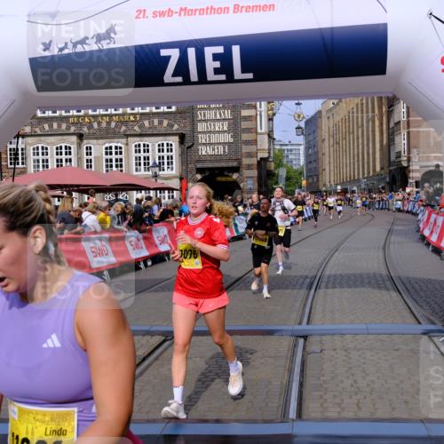 13.09.2026 - 21. swb-Marathon Bremen Tim E. http://msf.ph/oto/10307783 13.09.2026 10:51:06 Ziel 10267, 10537, 10764, 11076, 11087, 11170, 11753, 11961, 12004, 12052, 12070, 12179, 12309, 12351, 12488, 12560, 13544 meine-sportfotos.de