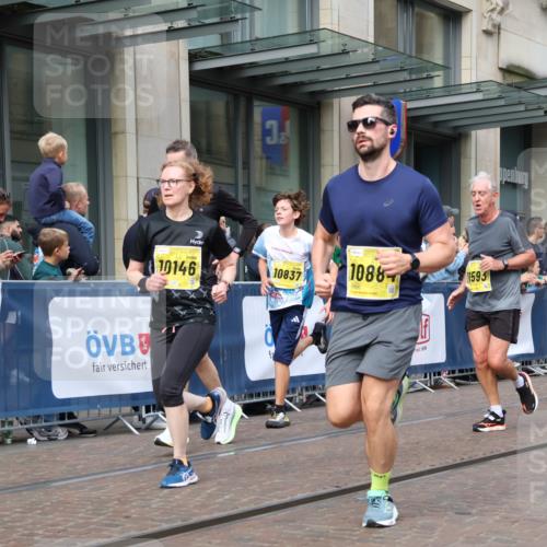 13.09.2026 - 21. swb-Marathon Bremen Strokosch-Dieckow http://msf.ph/oto/10307828 13.09.2026 10:54:22 Ziel 10067, 10146, 10410, 10589, 10608, 10704, 10765, 11039, 11040, 11174, 11389, 11569, 11593, 11874, 12038, 12265, 12328, 12467, 12519, 12800, 13526, 10359, 10503, 10577, 10631, 10749, 10822, 10837, 10884, 10996, 11099, 11118, 11290, 11329, 11361, 11476, 11765, 11843, 11989, 11998, 12328 meine-sportfotos.de