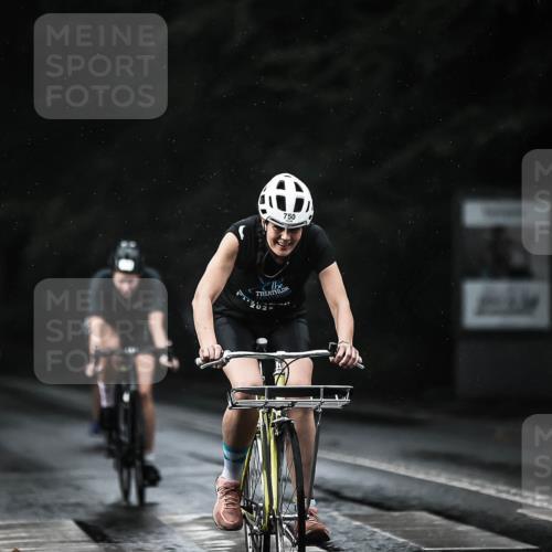 13.09.2026 - Stadtparktriathlon H.Heesch http://msf.ph/oto/10307836 13.09.2026 11:40:42 Radfahren 732, 738, 743, 744, 750, 802 meine-sportfotos.de