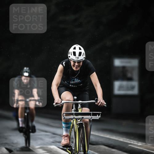 13.09.2026 - Stadtparktriathlon H.Heesch http://msf.ph/oto/10307846 13.09.2026 11:40:43 Radfahren 738, 744, 750, 802 meine-sportfotos.de