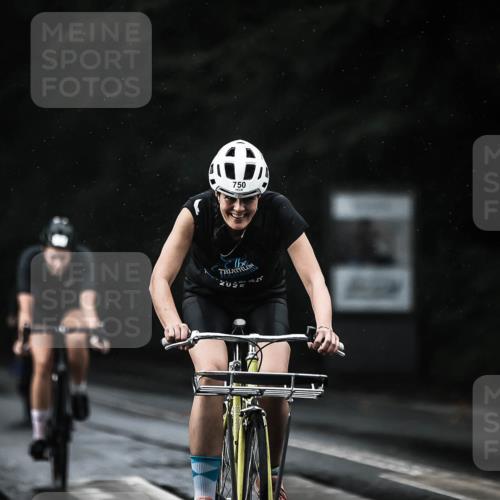 13.09.2026 - Stadtparktriathlon H.Heesch http://msf.ph/oto/10307852 13.09.2026 11:40:43 Radfahren 738, 744, 750, 802 meine-sportfotos.de