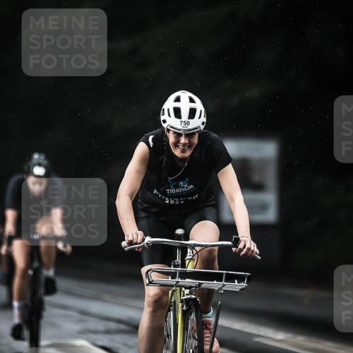 13.09.2026 - Stadtparktriathlon H.Heesch http://msf.ph/oto/10307856 13.09.2026 11:40:43 Radfahren 738, 744, 750, 802 meine-sportfotos.de