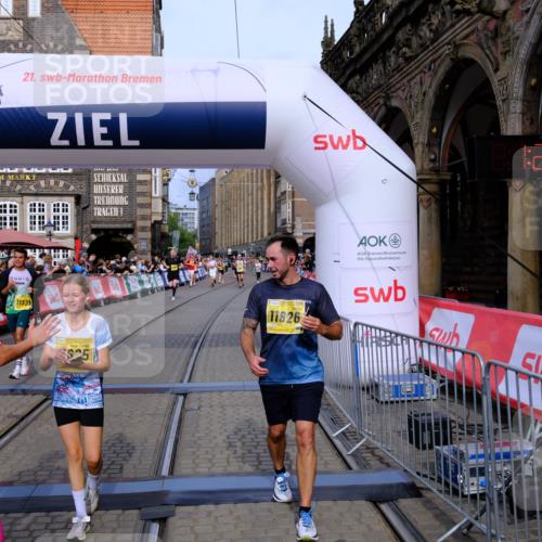 13.09.2026 - 21. swb-Marathon Bremen Tim E. http://msf.ph/oto/10307867 13.09.2026 10:51:19 Ziel 10200, 10537, 10808, 11087, 11170, 11339, 11537, 11625, 11626, 12004, 12179, 12303, 12351, 12407, 12560 meine-sportfotos.de