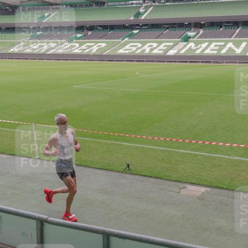 13.09.2026 - 21. swb-Marathon Bremen Michael Burmester http://msf.ph/oto/10307877 13.09.2026 12:38:29 Laufen im Stadion 277, 346, 466, 658, 895, 901, 1090, 1118, 1248, 1320, 1323, 1385, 1472, 1576, 1587, 1604, 1717, 1751, 1754, 1758, 1795, 1911, 2141, 2352, 2585, 2670, 3080, 3606, 5160, 5163, 5912, 6112, 7650, 8077, 8081, 8467, 8729, 9399, 9522, 9617, 250, 272, 299, 919, 1089, 1550, 1875, 4232, 7692 meine-sportfotos.de