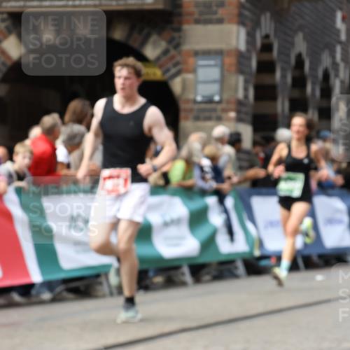 13.09.2026 - 21. swb-Marathon Bremen Strokosch-Dieckow http://msf.ph/oto/10307889 13.09.2026 13:01:35 Ziel 1411, 1619, 3019, 4328, 5663, 1614, 4696, 5369, 7950, 9137, 13168 meine-sportfotos.de