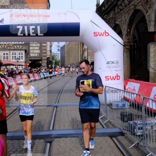 13.09.2026 - 21. swb-Marathon Bremen Tim E. http://msf.ph/oto/10307897 13.09.2026 10:51:20 Ziel 10200, 10471, 10515, 10537, 10808, 11087, 11170, 11339, 11537, 11625, 11626, 11801, 12004, 12179, 12303, 12351, 12407 meine-sportfotos.de