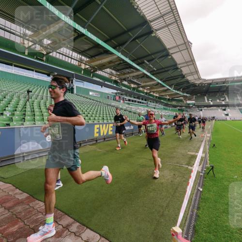 13.09.2026 - 21. swb-Marathon Bremen Michael Burmester http://msf.ph/oto/10307934 13.09.2026 13:02:56 Laufen im Stadion 150, 488, 531, 596, 722, 725, 762, 930, 936, 940, 946, 1006, 1014, 1067, 1163, 1250, 1436, 1458, 1460, 1611, 1771, 2033, 2047, 2062, 2223, 2276, 2292, 2345, 2364, 2378, 2421, 2434, 2513, 2625, 2638, 2666, 2668, 2779, 2900, 2934, 2977, 2987, 3013, 3044, 3114, 3135, 3163, 3164, 3187, 3248, 3258, 3294, 3334, 3360, 3392, 3402, 3460, 3496, 3510, 3527, 3576, 3585, 3597, 3603, 3618, 3667, 3721, 3806, 3846, 3852, 3859, 3893, 3938, 3970, 3983, 4000, 4077, 4133, 4506, 4558 meine-sportfotos.de