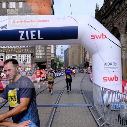 13.09.2026 - 21. swb-Marathon Bremen Tim E. http://msf.ph/oto/10307965 13.09.2026 10:51:27 Ziel 10200, 10471, 10515, 10808, 10887, 11339, 11503, 11537, 11625, 11626, 11801, 11973, 12051, 12133, 12303, 12407, 12552 meine-sportfotos.de