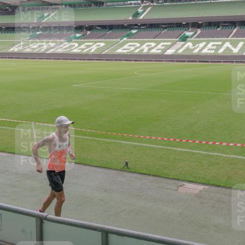 13.09.2026 - 21. swb-Marathon Bremen Michael Burmester http://msf.ph/oto/10307967 13.09.2026 12:38:47 Laufen im Stadion 277, 346, 466, 658, 807, 895, 901, 1090, 1118, 1248, 1320, 1323, 1472, 1576, 1587, 1604, 1717, 1751, 1758, 1795, 1800, 1852, 1911, 2049, 2099, 2141, 2352, 2585, 2670, 3080, 3606, 3744, 5160, 5163, 5912, 6112, 7650, 8077, 8081, 8467, 9399, 9522, 9617, 250, 272, 850, 1089, 1550, 1875, 1993, 4232, 7692, 13033 meine-sportfotos.de