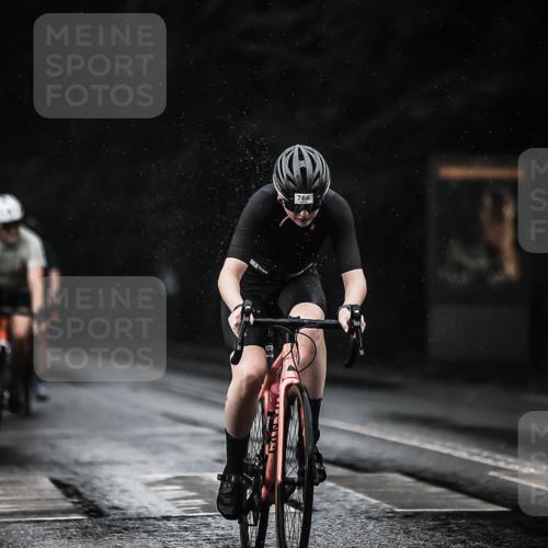 13.09.2026 - Stadtparktriathlon H.Heesch http://msf.ph/oto/10308019 13.09.2026 11:40:57 Radfahren 594, 755, 765, 766, 885 meine-sportfotos.de