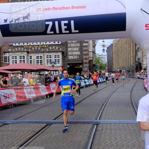 13.09.2026 - 21. swb-Marathon Bremen Tim E. http://msf.ph/oto/10308071 13.09.2026 10:51:35 Ziel 10381, 10471, 10515, 10544, 10808, 10825, 10862, 10887, 10984, 11503, 11537, 11801, 11973, 12051, 12133, 12548, 12552 meine-sportfotos.de