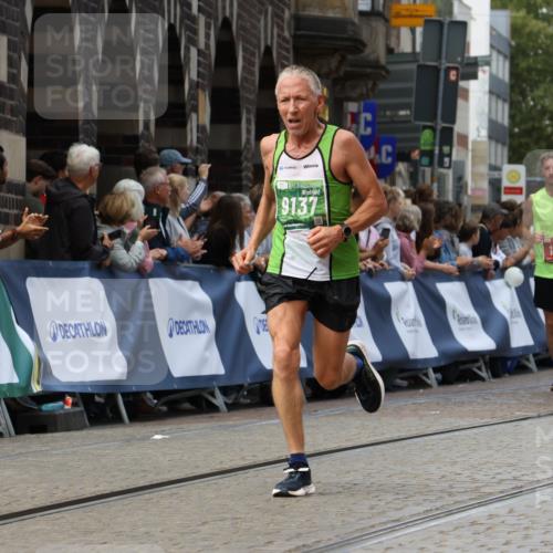 13.09.2026 - 21. swb-Marathon Bremen Strokosch-Dieckow http://msf.ph/oto/10308093 13.09.2026 13:01:39 Ziel 1411, 1619, 3019, 4118, 4328, 5996, 1614, 4696, 4739, 7950, 9137 meine-sportfotos.de