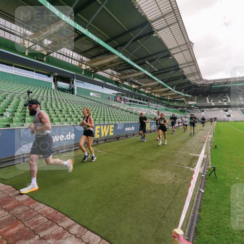 13.09.2026 - 21. swb-Marathon Bremen Michael Burmester http://msf.ph/oto/10308127 13.09.2026 13:03:15 Laufen im Stadion 150, 209, 210, 488, 596, 722, 725, 762, 881, 936, 940, 946, 1014, 1163, 1250, 1343, 1458, 1460, 1479, 1611, 1649, 1771, 2223, 2276, 2292, 2345, 2364, 2378, 2421, 2434, 2513, 2625, 2666, 2668, 2779, 2851, 2900, 2934, 2977, 2987, 3013, 3044, 3114, 3135, 3163, 3164, 3187, 3248, 3258, 3294, 3334, 3360, 3392, 3402, 3454, 3460, 3496, 3510, 3527, 3576, 3579, 3585, 3597, 3603, 3618, 3721, 3846, 3852, 3859, 3893, 3938, 3970, 3983, 4000, 4077, 4133, 4506, 4558 meine-sportfotos.de