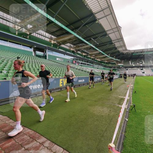 13.09.2026 - 21. swb-Marathon Bremen Michael Burmester http://msf.ph/oto/10308146 13.09.2026 13:03:17 Laufen im Stadion 150, 209, 210, 488, 596, 722, 725, 762, 881, 936, 940, 1014, 1163, 1250, 1343, 1458, 1460, 1479, 1611, 1649, 1653, 1771, 2223, 2276, 2292, 2345, 2364, 2378, 2421, 2434, 2513, 2625, 2666, 2668, 2779, 2851, 2900, 2934, 2977, 2987, 3013, 3044, 3114, 3135, 3163, 3164, 3187, 3248, 3258, 3294, 3334, 3360, 3392, 3402, 3454, 3460, 3496, 3510, 3527, 3576, 3579, 3585, 3597, 3603, 3618, 3721, 3846, 3852, 3859, 3893, 3938, 3970, 3983, 4000, 4077, 4133, 4506, 4558 meine-sportfotos.de