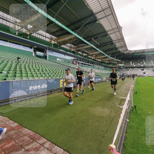 13.09.2026 - 21. swb-Marathon Bremen Michael Burmester http://msf.ph/oto/10308159 13.09.2026 13:03:20 Laufen im Stadion 150, 209, 210, 488, 596, 722, 725, 762, 881, 936, 940, 1014, 1163, 1250, 1343, 1458, 1460, 1479, 1611, 1649, 1653, 1771, 2223, 2276, 2292, 2345, 2364, 2378, 2421, 2434, 2513, 2625, 2666, 2668, 2779, 2851, 2891, 2900, 2934, 2977, 2987, 3013, 3044, 3114, 3135, 3163, 3164, 3187, 3248, 3258, 3294, 3334, 3360, 3392, 3402, 3454, 3460, 3496, 3510, 3527, 3576, 3579, 3585, 3597, 3603, 3618, 3721, 3846, 3852, 3859, 3893, 3938, 3970, 3983, 4000, 4077, 4133, 4506, 4558 meine-sportfotos.de