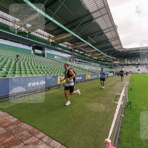 13.09.2026 - 21. swb-Marathon Bremen Michael Burmester http://msf.ph/oto/10308191 13.09.2026 13:03:25 Laufen im Stadion 150, 209, 210, 488, 596, 722, 725, 762, 881, 936, 940, 1014, 1163, 1250, 1343, 1458, 1460, 1479, 1611, 1649, 1653, 1771, 2223, 2276, 2292, 2345, 2364, 2378, 2421, 2434, 2513, 2625, 2666, 2668, 2779, 2851, 2891, 2900, 2934, 2977, 2987, 3013, 3044, 3114, 3135, 3163, 3164, 3187, 3248, 3258, 3294, 3334, 3360, 3402, 3425, 3454, 3460, 3496, 3510, 3576, 3579, 3585, 3597, 3603, 3618, 3721, 3846, 3852, 3859, 3893, 3938, 3970, 3983, 4000, 4077, 4133, 4506, 4558 meine-sportfotos.de