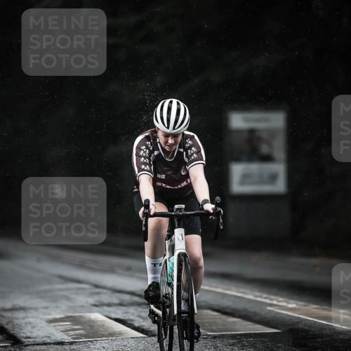 13.09.2026 - Stadtparktriathlon H.Heesch http://msf.ph/oto/10308210 13.09.2026 11:41:11 Radfahren 712, 735, 751, 805, 922 meine-sportfotos.de