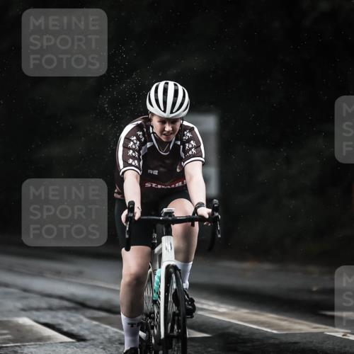13.09.2026 - Stadtparktriathlon H.Heesch http://msf.ph/oto/10308222 13.09.2026 11:41:11 Radfahren 712, 735, 751, 805, 922 meine-sportfotos.de