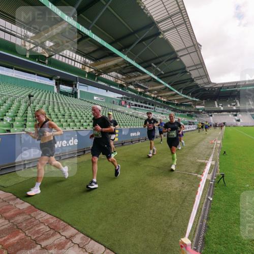 13.09.2026 - 21. swb-Marathon Bremen Michael Burmester http://msf.ph/oto/10308238 13.09.2026 13:03:33 Laufen im Stadion 209, 210, 488, 534, 596, 722, 725, 762, 881, 936, 940, 1014, 1250, 1343, 1458, 1460, 1479, 1611, 1649, 1653, 1771, 2223, 2276, 2292, 2345, 2364, 2369, 2378, 2421, 2434, 2513, 2625, 2666, 2668, 2779, 2851, 2891, 2900, 2934, 2977, 3013, 3028, 3114, 3135, 3163, 3164, 3258, 3360, 3402, 3425, 3454, 3460, 3496, 3510, 3521, 3576, 3579, 3585, 3597, 3603, 3618, 3721, 3796, 3846, 3852, 3859, 3893, 3938, 3970, 3983, 4000, 4077, 4133, 4506, 4558, 242 meine-sportfotos.de