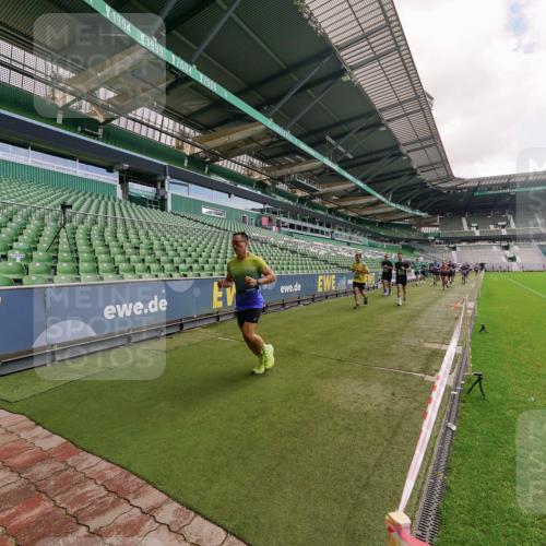 13.09.2026 - 21. swb-Marathon Bremen Michael Burmester http://msf.ph/oto/10308264 13.09.2026 13:03:39 Laufen im Stadion 209, 210, 488, 534, 596, 722, 725, 762, 881, 936, 940, 1014, 1250, 1343, 1458, 1460, 1479, 1611, 1649, 1653, 1771, 2223, 2276, 2364, 2369, 2378, 2421, 2434, 2513, 2625, 2668, 2779, 2851, 2872, 2891, 2900, 2934, 2977, 3028, 3114, 3135, 3258, 3360, 3402, 3425, 3454, 3460, 3496, 3510, 3521, 3576, 3579, 3585, 3597, 3603, 3618, 3721, 3796, 3846, 3852, 3859, 3893, 3909, 3938, 3970, 3983, 4000, 4077, 4133, 4506, 4558, 242 meine-sportfotos.de