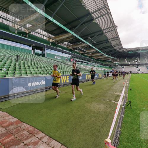 13.09.2026 - 21. swb-Marathon Bremen Michael Burmester http://msf.ph/oto/10308274 13.09.2026 13:03:42 Laufen im Stadion 209, 210, 488, 534, 596, 725, 762, 881, 936, 940, 1014, 1343, 1458, 1460, 1479, 1611, 1649, 1653, 1771, 2223, 2276, 2364, 2369, 2421, 2434, 2513, 2625, 2668, 2779, 2851, 2872, 2891, 2900, 2934, 2977, 3028, 3114, 3135, 3258, 3360, 3402, 3425, 3454, 3460, 3496, 3510, 3521, 3576, 3579, 3585, 3597, 3603, 3618, 3721, 3796, 3846, 3852, 3859, 3893, 3909, 3938, 3970, 3983, 4000, 4077, 4133, 4506, 4558, 242 meine-sportfotos.de