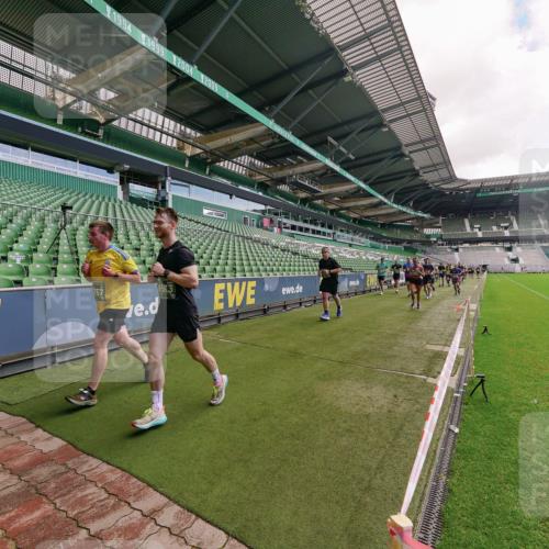 13.09.2026 - 21. swb-Marathon Bremen Michael Burmester http://msf.ph/oto/10308278 13.09.2026 13:03:43 Laufen im Stadion 209, 210, 488, 534, 596, 725, 762, 881, 936, 940, 1014, 1343, 1458, 1460, 1479, 1611, 1649, 1653, 1771, 2223, 2276, 2364, 2369, 2421, 2434, 2513, 2625, 2668, 2779, 2851, 2872, 2891, 2900, 2934, 2977, 3028, 3114, 3135, 3258, 3360, 3402, 3425, 3454, 3460, 3496, 3510, 3521, 3576, 3579, 3585, 3597, 3603, 3618, 3721, 3796, 3846, 3852, 3859, 3893, 3909, 3938, 3970, 3983, 4000, 4077, 4133, 4506, 4558, 242 meine-sportfotos.de