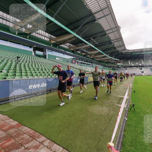 13.09.2026 - 21. swb-Marathon Bremen Michael Burmester http://msf.ph/oto/10308303 13.09.2026 13:03:47 Laufen im Stadion 209, 210, 488, 534, 565, 596, 725, 762, 881, 936, 940, 1014, 1343, 1373, 1458, 1460, 1479, 1611, 1649, 1653, 1771, 2223, 2276, 2364, 2369, 2421, 2434, 2513, 2625, 2668, 2779, 2851, 2872, 2891, 2900, 2934, 2957, 2977, 3028, 3114, 3135, 3217, 3258, 3360, 3402, 3419, 3425, 3454, 3460, 3496, 3510, 3521, 3576, 3579, 3585, 3597, 3603, 3618, 3721, 3796, 3846, 3852, 3859, 3893, 3909, 3938, 3970, 3983, 4077, 4133, 4506, 4558, 242 meine-sportfotos.de