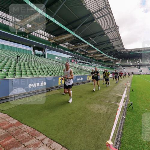 13.09.2026 - 21. swb-Marathon Bremen Michael Burmester http://msf.ph/oto/10308331 13.09.2026 13:03:49 Laufen im Stadion 209, 210, 488, 534, 565, 596, 725, 762, 881, 936, 940, 1014, 1343, 1373, 1458, 1460, 1479, 1611, 1649, 1653, 1771, 2223, 2276, 2364, 2369, 2421, 2434, 2452, 2513, 2625, 2668, 2779, 2851, 2872, 2891, 2900, 2910, 2934, 2957, 2977, 3028, 3114, 3135, 3217, 3258, 3360, 3402, 3419, 3425, 3454, 3460, 3496, 3510, 3521, 3576, 3579, 3585, 3597, 3603, 3618, 3721, 3796, 3846, 3852, 3859, 3893, 3909, 3938, 3970, 3983, 4077, 4133, 4506, 4558, 242 meine-sportfotos.de