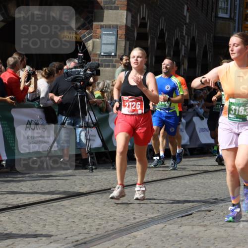 13.09.2026 - 21. swb-Marathon Bremen Strokosch-Dieckow http://msf.ph/oto/10308370 13.09.2026 13:30:27 Ziel 881, 1205, 1308, 1611, 1653, 1759, 1780, 1848, 1909, 1938, 2126, 2364, 3190, 4763, 5039, 5198, 5348, 5615, 5631, 6225, 6720, 6942, 6992, 6994, 7184, 7609, 7932, 7966, 8110, 8115, 8441, 8470, 9104, 9125, 9529, 625, 800, 834, 1067, 1926, 2369, 2452, 2723, 3163, 3425, 4206, 4332, 4342, 4415, 4425, 4748, 4757, 5506, 5551, 6134, 6343, 6347, 6523, 6988, 7253, 7567, 7645, 8116, 8117, 8762, 8878, 8966, 9011, 9108, 9692, 9695, 9699, 9825, 13090 meine-sportfotos.de