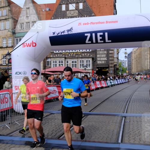13.09.2026 - 21. swb-Marathon Bremen Tim E. http://msf.ph/oto/10308375 13.09.2026 10:51:48 Ziel 10334, 10381, 10544, 10763, 10825, 10862, 10984, 11145, 11787, 12329, 12424, 12548, 13631 meine-sportfotos.de