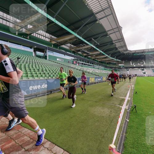 13.09.2026 - 21. swb-Marathon Bremen Michael Burmester http://msf.ph/oto/10308386 13.09.2026 13:03:53 Laufen im Stadion 209, 210, 488, 534, 565, 596, 725, 762, 881, 940, 1014, 1343, 1373, 1456, 1458, 1460, 1479, 1611, 1649, 1653, 1771, 2223, 2276, 2364, 2369, 2421, 2430, 2434, 2452, 2513, 2625, 2779, 2851, 2872, 2891, 2900, 2910, 2934, 2957, 2977, 3028, 3114, 3135, 3217, 3258, 3360, 3402, 3419, 3425, 3454, 3460, 3496, 3510, 3521, 3576, 3579, 3585, 3597, 3618, 3796, 3846, 3859, 3893, 3909, 3938, 3970, 3983, 4077, 4133, 4558, 242 meine-sportfotos.de