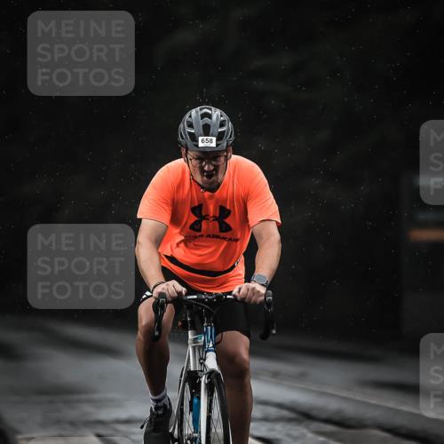 13.09.2026 - Stadtparktriathlon H.Heesch http://msf.ph/oto/10308388 13.09.2026 11:41:22 Radfahren 658, 735, 810, 934 meine-sportfotos.de
