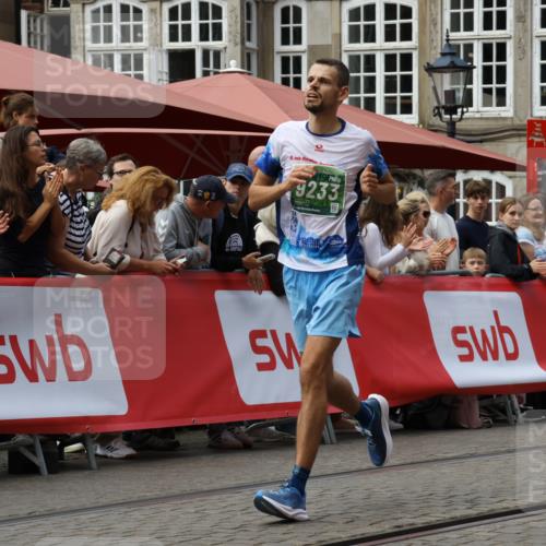 13.09.2026 - 21. swb-Marathon Bremen Strokosch-Dieckow http://msf.ph/oto/10308399 13.09.2026 13:01:56 Ziel 1614, 4118, 5369, 5996, 7950, 9137, 13063, 13168, 1667 meine-sportfotos.de