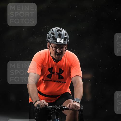 13.09.2026 - Stadtparktriathlon H.Heesch http://msf.ph/oto/10308413 13.09.2026 11:41:22 Radfahren 658, 735, 810, 934 meine-sportfotos.de