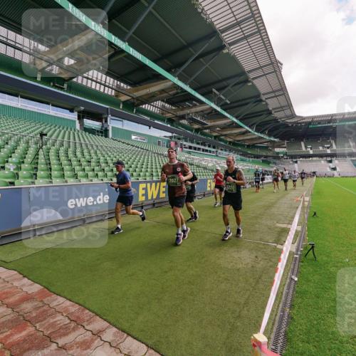 13.09.2026 - 21. swb-Marathon Bremen Michael Burmester http://msf.ph/oto/10308416 13.09.2026 13:03:59 Laufen im Stadion 209, 210, 488, 534, 565, 596, 725, 762, 881, 940, 1014, 1343, 1373, 1456, 1458, 1460, 1479, 1611, 1649, 1653, 1687, 1771, 2223, 2276, 2364, 2369, 2421, 2430, 2434, 2452, 2513, 2625, 2779, 2851, 2872, 2891, 2900, 2910, 2934, 2957, 2977, 3028, 3114, 3135, 3217, 3258, 3360, 3402, 3419, 3425, 3454, 3460, 3496, 3510, 3521, 3576, 3579, 3585, 3597, 3618, 3796, 3846, 3859, 3893, 3909, 3938, 3970, 3983, 4077, 4133, 4558, 242 meine-sportfotos.de