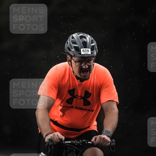 13.09.2026 - Stadtparktriathlon H.Heesch http://msf.ph/oto/10308420 13.09.2026 11:41:23 Radfahren 658, 810, 934 meine-sportfotos.de