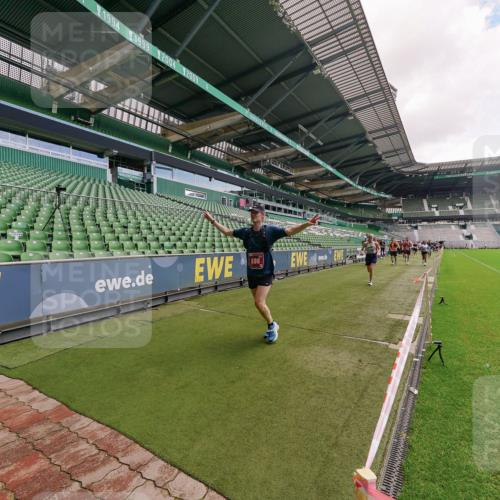 13.09.2026 - 21. swb-Marathon Bremen Michael Burmester http://msf.ph/oto/10308487 13.09.2026 13:04:09 Laufen im Stadion 178, 209, 210, 488, 534, 565, 596, 725, 762, 881, 940, 1014, 1239, 1307, 1343, 1373, 1456, 1458, 1460, 1479, 1611, 1649, 1653, 1656, 1687, 1771, 1941, 2023, 2223, 2276, 2369, 2421, 2430, 2434, 2452, 2513, 2625, 2723, 2779, 2851, 2867, 2872, 2891, 2900, 2910, 2919, 2934, 2957, 2977, 3028, 3114, 3135, 3217, 3320, 3360, 3402, 3419, 3425, 3454, 3460, 3496, 3510, 3521, 3576, 3579, 3585, 3597, 3618, 3796, 3846, 3859, 3909, 3938, 3970, 3983, 4077, 4133, 242 meine-sportfotos.de