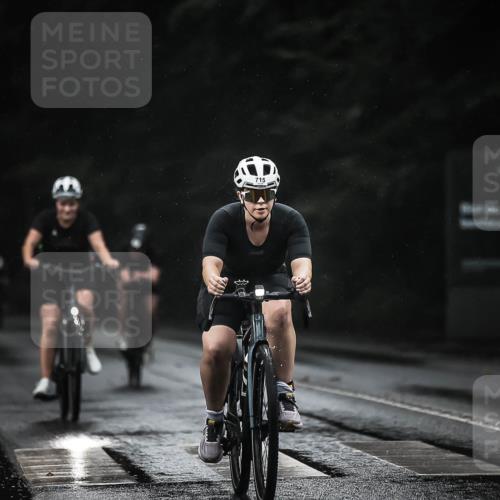 13.09.2026 - Stadtparktriathlon H.Heesch http://msf.ph/oto/10308499 13.09.2026 11:41:31 Radfahren 715, 810, 897, 1800 meine-sportfotos.de
