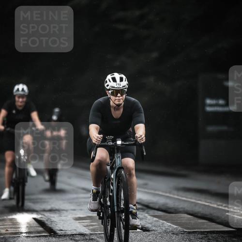 13.09.2026 - Stadtparktriathlon H.Heesch http://msf.ph/oto/10308504 13.09.2026 11:41:31 Radfahren 715, 810, 897, 1800 meine-sportfotos.de