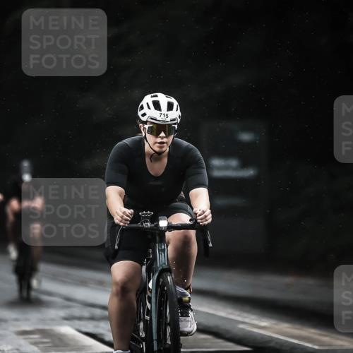 13.09.2026 - Stadtparktriathlon H.Heesch http://msf.ph/oto/10308531 13.09.2026 11:41:32 Radfahren 715, 773, 810, 891, 897, 1800 meine-sportfotos.de